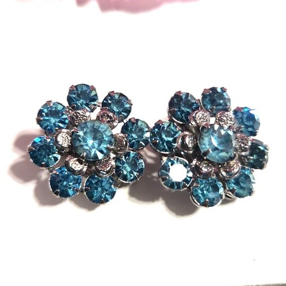 Vintage Ice Blue/Crystal Rhinestone Cluster Clip On Earrings - Picture 2 of 5